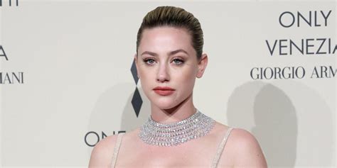 lili reinhart desnuda|Riverdale’s Lili Reinhart shares topless pic as she